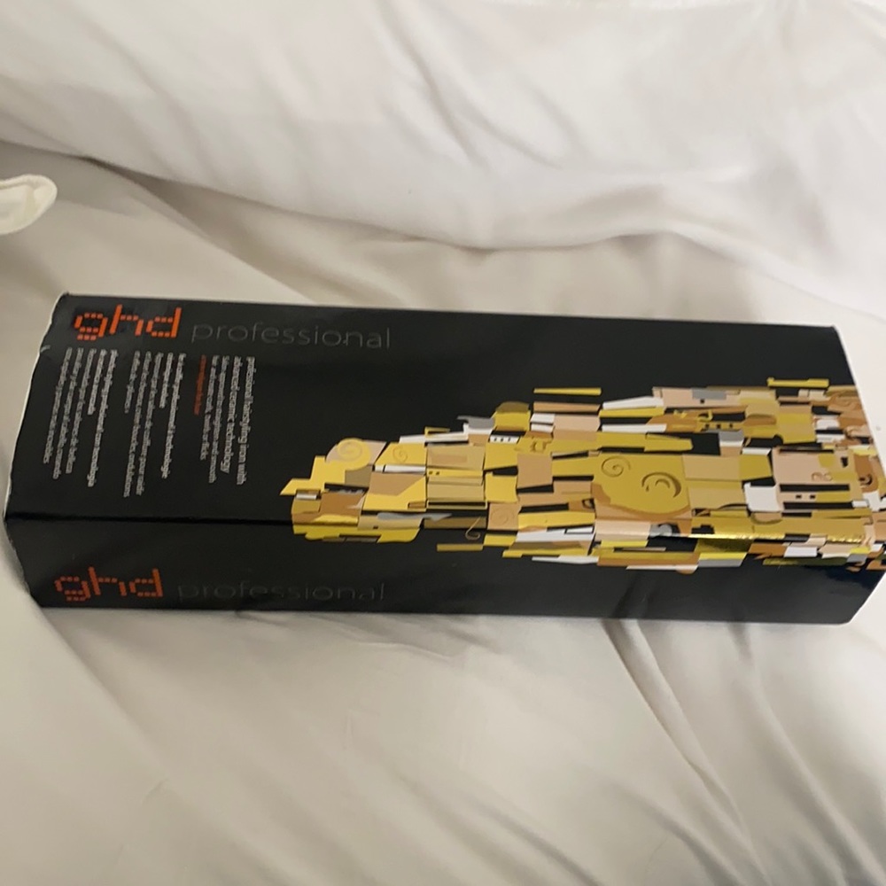 Brand new the professional straightener